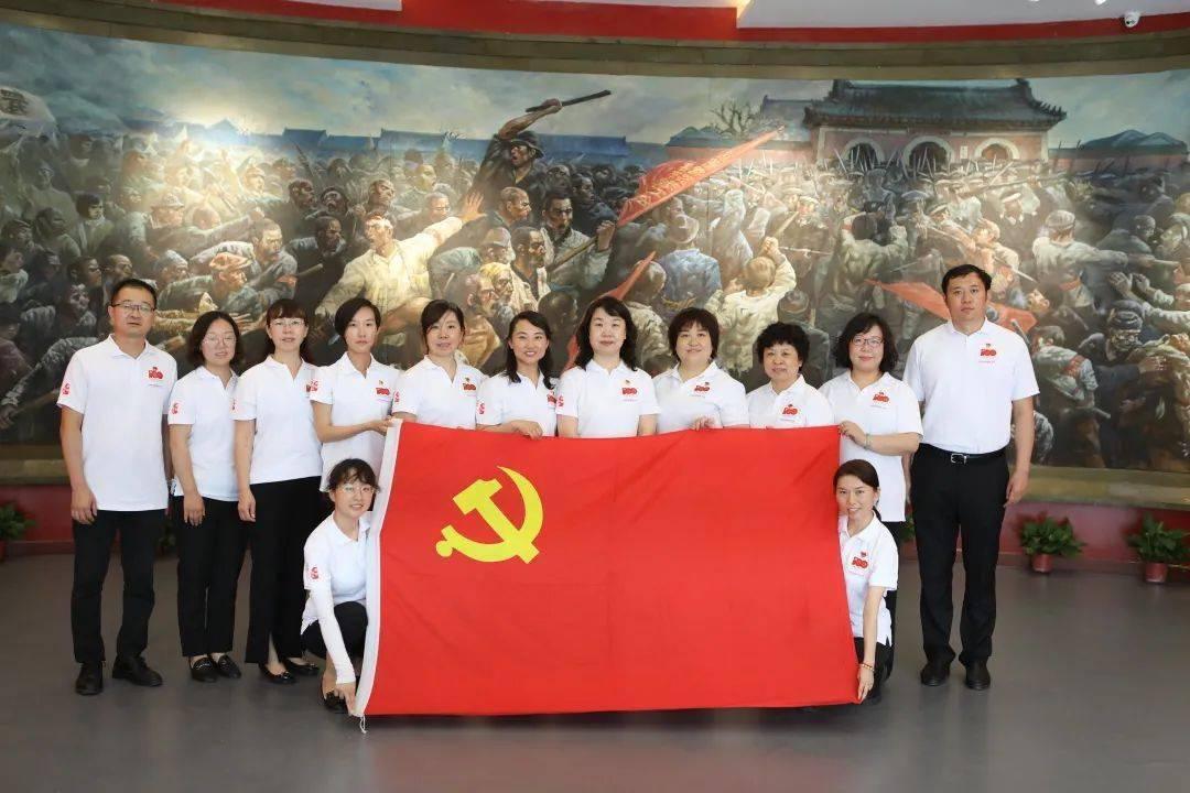 我区举行春运首日交通安全宣传服务活动